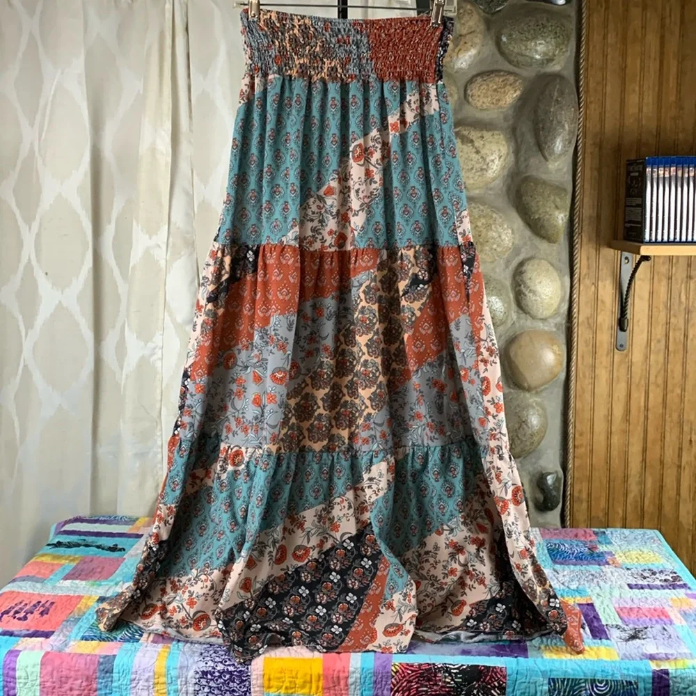 Unbranded Skirt. It appears to be size Large (see pictures for measurements) - Picture 1 of 4